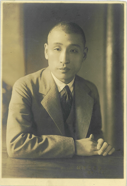 山﨑種二.png